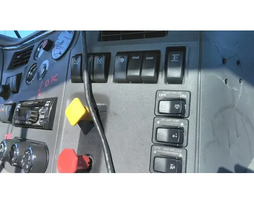 PETERBILT 579 CAB