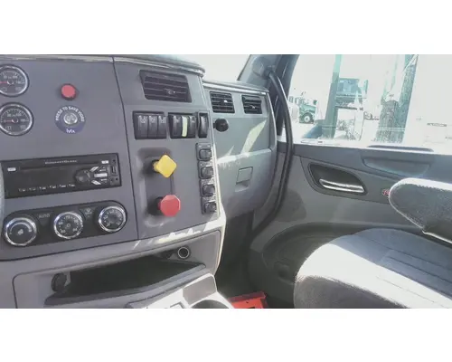 PETERBILT 579 CAB