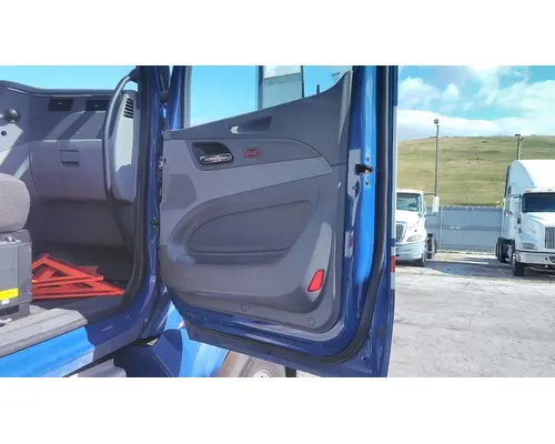 PETERBILT 579 CAB