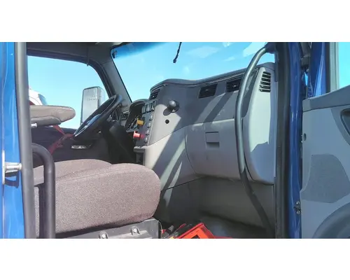PETERBILT 579 CAB