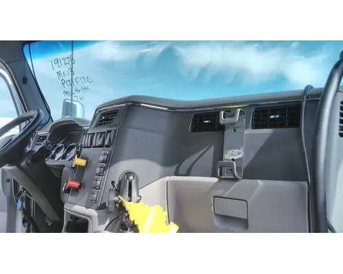 PETERBILT 579 CAB