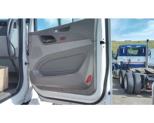 PETERBILT 579 CAB