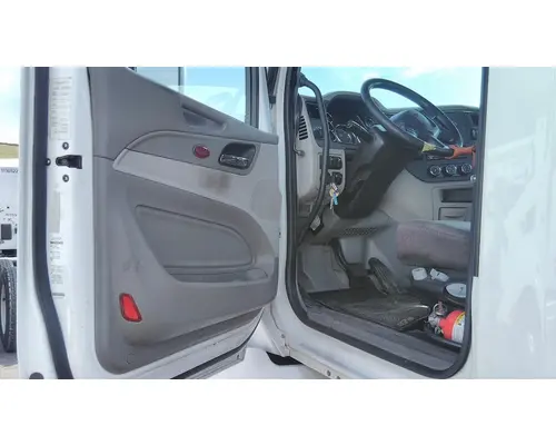 PETERBILT 579 CAB
