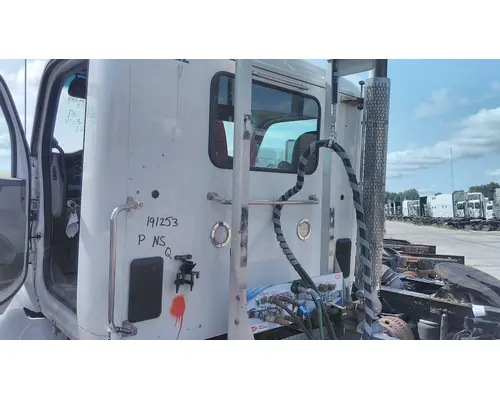 PETERBILT 579 CAB