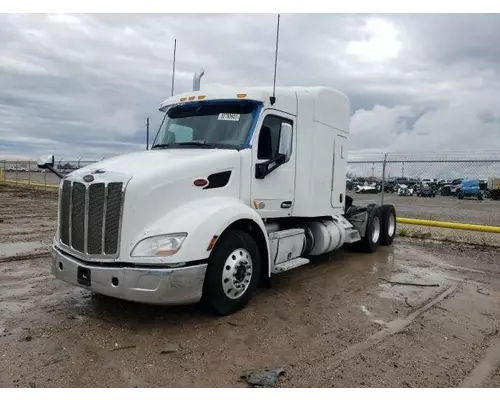 PETERBILT 579 CAB