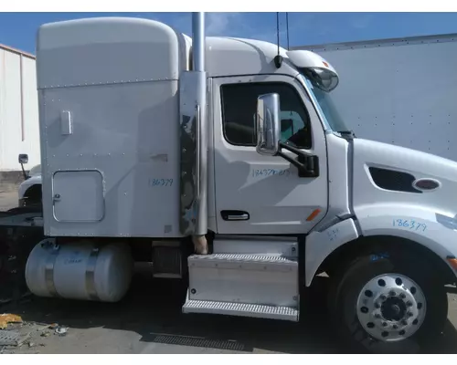 PETERBILT 579 CAB