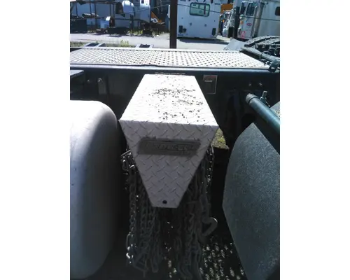PETERBILT 579 CHAIN HANGER