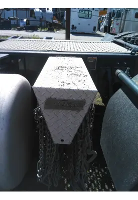PETERBILT 579 CHAIN HANGER