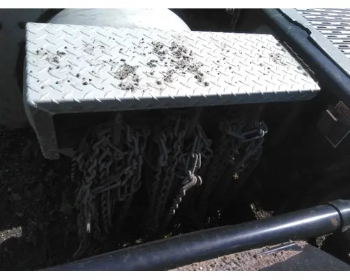 PETERBILT 579 CHAIN HANGER