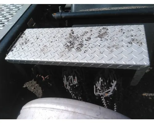 PETERBILT 579 CHAIN HANGER