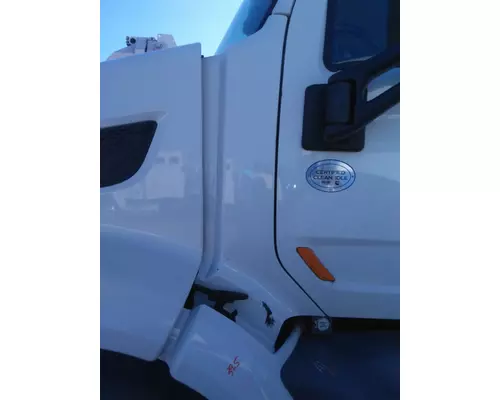 PETERBILT 579 COWL