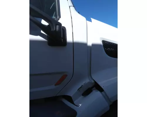 PETERBILT 579 COWL
