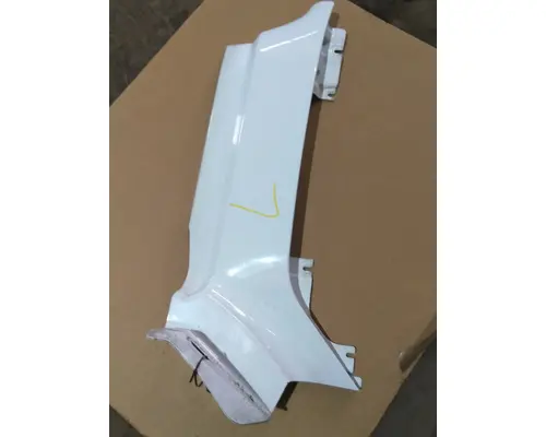 PETERBILT 579 COWL