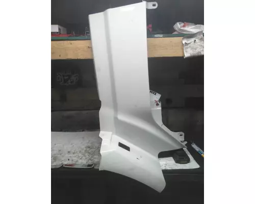 PETERBILT 579 COWL