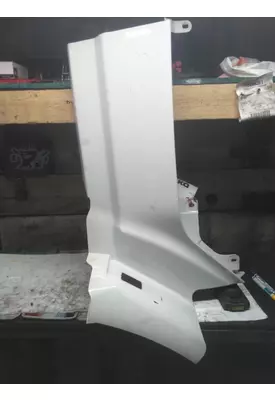 PETERBILT 579 COWL