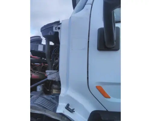 PETERBILT 579 COWL