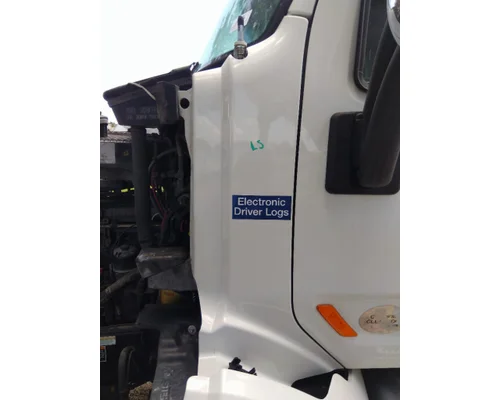 PETERBILT 579 COWL