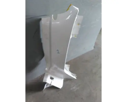 PETERBILT 579 COWL