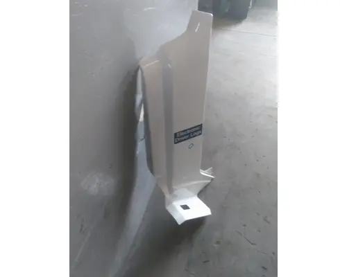 PETERBILT 579 COWL
