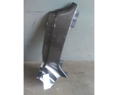 PETERBILT 579 COWL