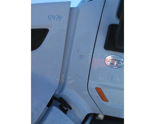 PETERBILT 579 COWL