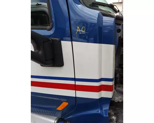 PETERBILT 579 COWL