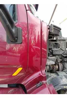 PETERBILT 579 COWL