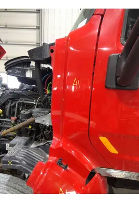 PETERBILT 579 COWL