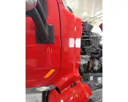 PETERBILT 579 COWL