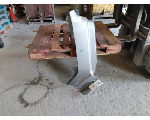 PETERBILT 579 COWL
