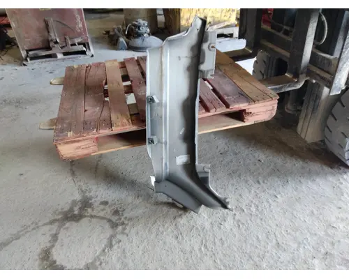 PETERBILT 579 COWL