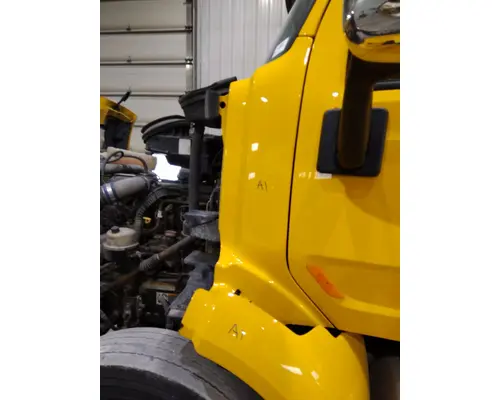 PETERBILT 579 COWL