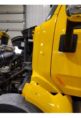 PETERBILT 579 COWL