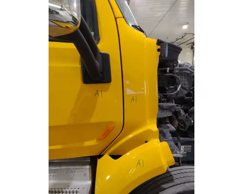 PETERBILT 579 COWL