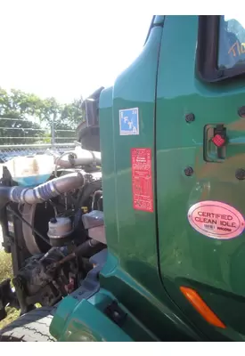 PETERBILT 579 COWL