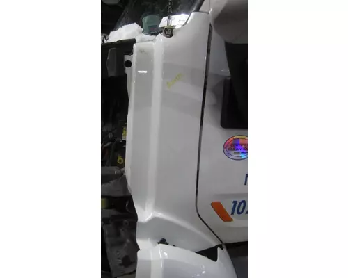 PETERBILT 579 COWL