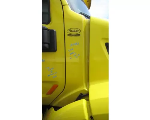 PETERBILT 579 COWL