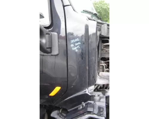 PETERBILT 579 COWL