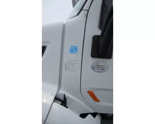 PETERBILT 579 COWL