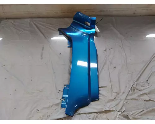 PETERBILT 579 COWL