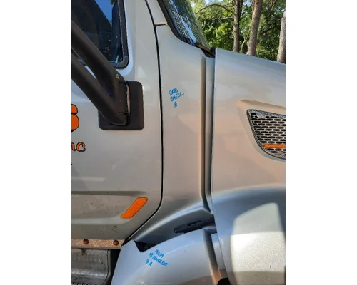 PETERBILT 579 COWL