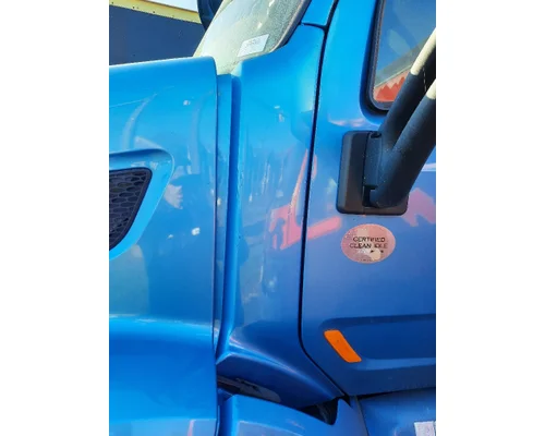 PETERBILT 579 COWL