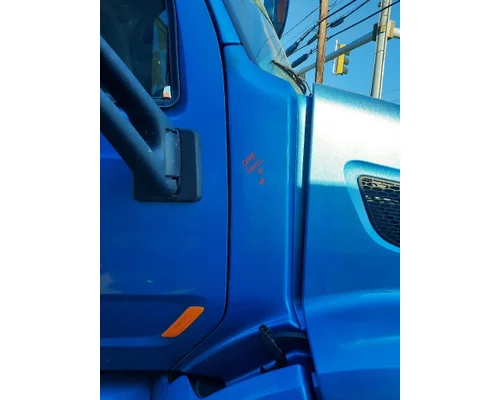 PETERBILT 579 COWL