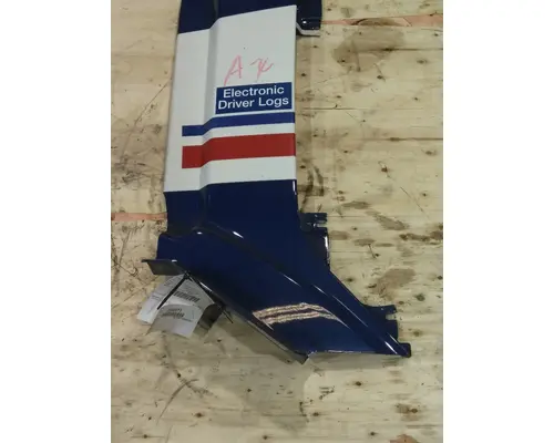 PETERBILT 579 COWL