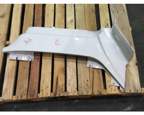 PETERBILT 579 COWL