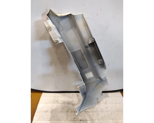 PETERBILT 579 COWL