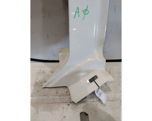 PETERBILT 579 COWL