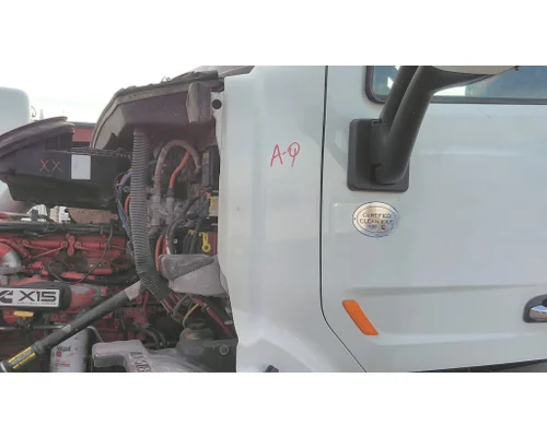 PETERBILT 579 COWL