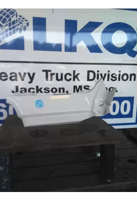 PETERBILT 579 COWL