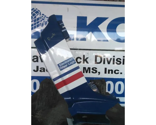 PETERBILT 579 COWL